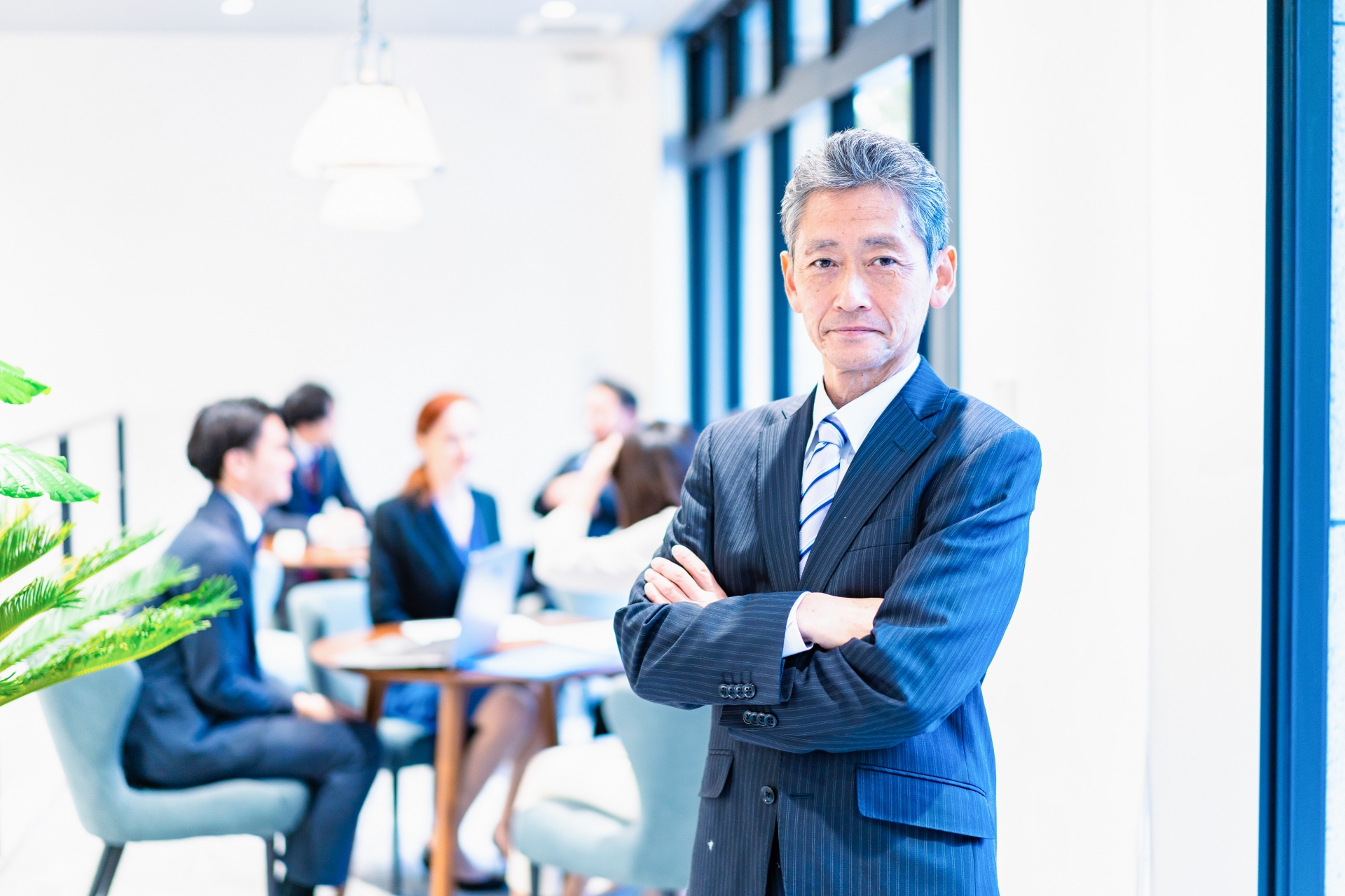 先頭に立つ経営者のイメージ